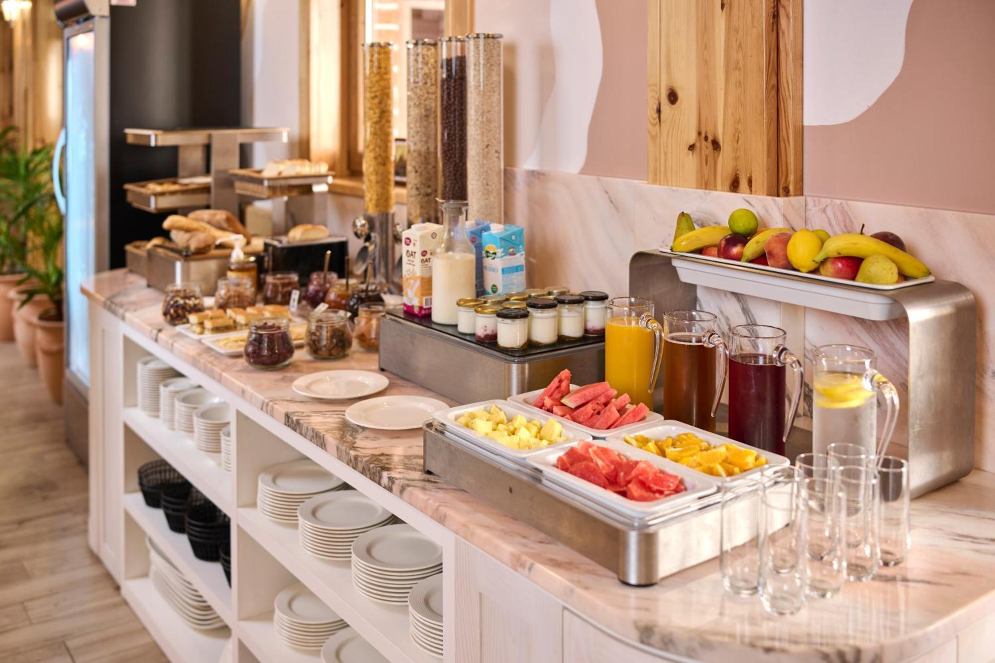 Hotel Kadoor 카를로바츠 외부 사진