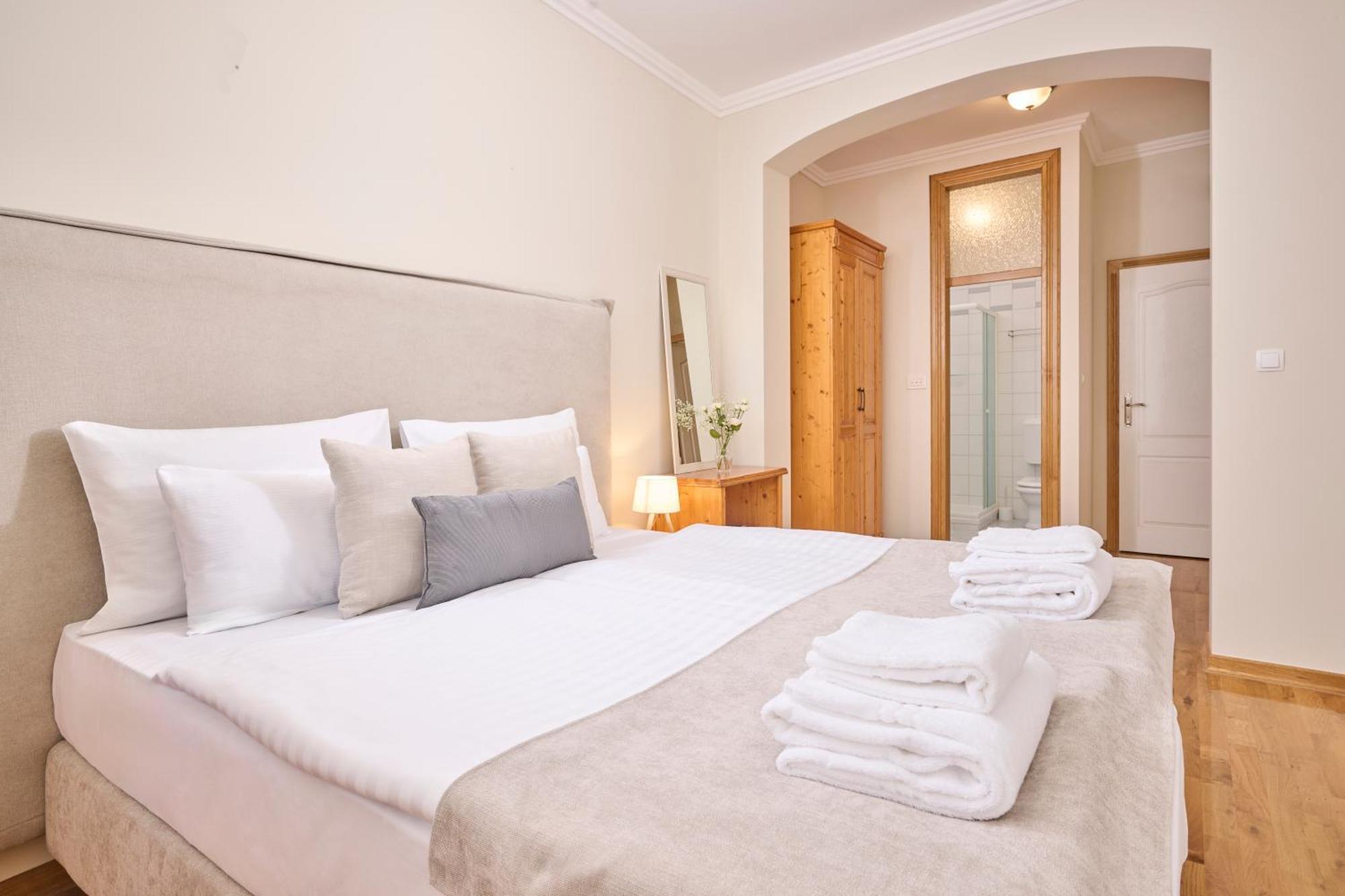 Hotel Kadoor 카를로바츠 외부 사진