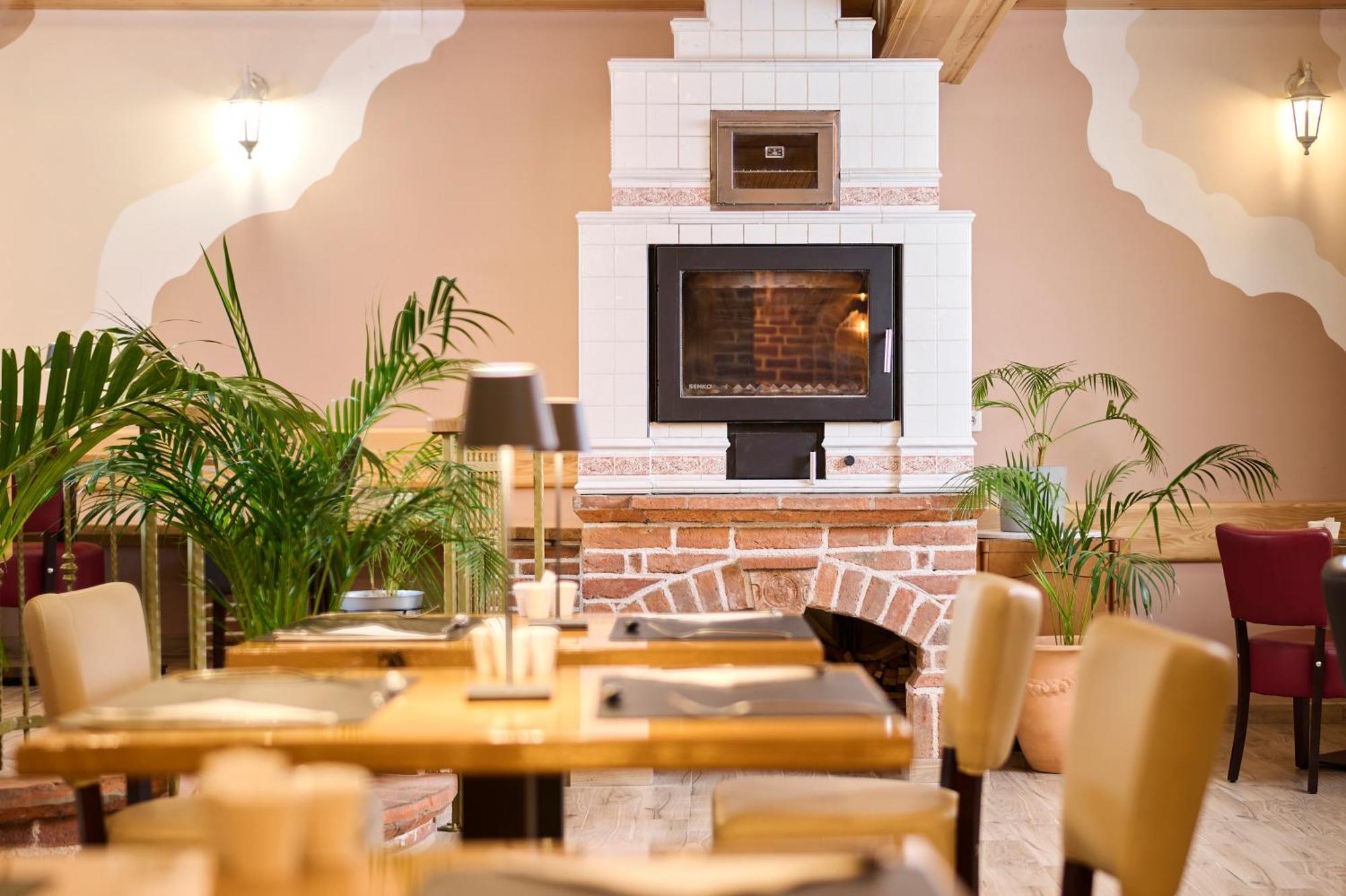 Hotel Kadoor 카를로바츠 외부 사진
