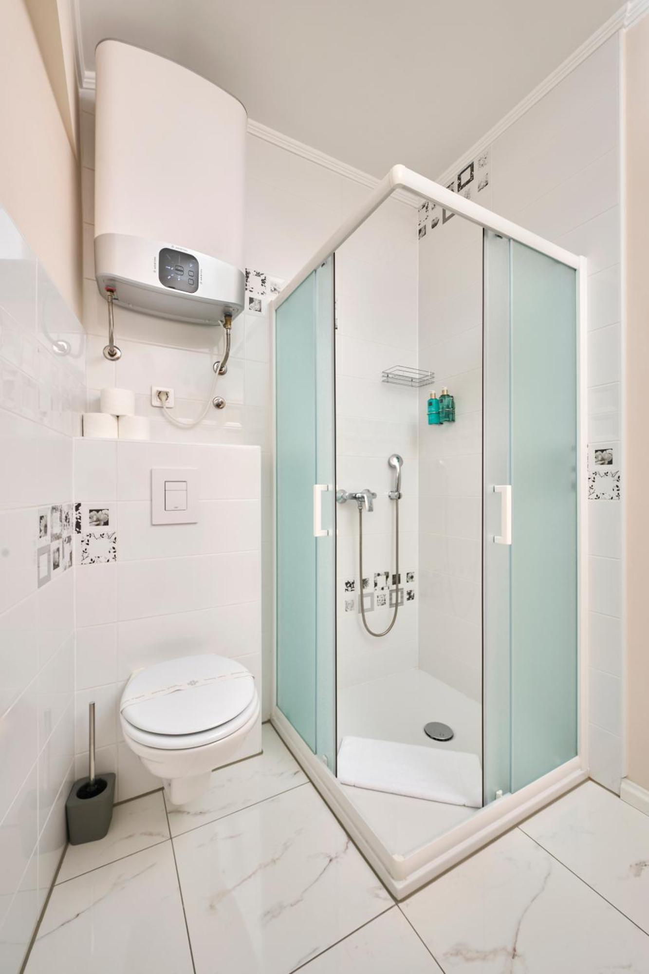 Hotel Kadoor 카를로바츠 외부 사진