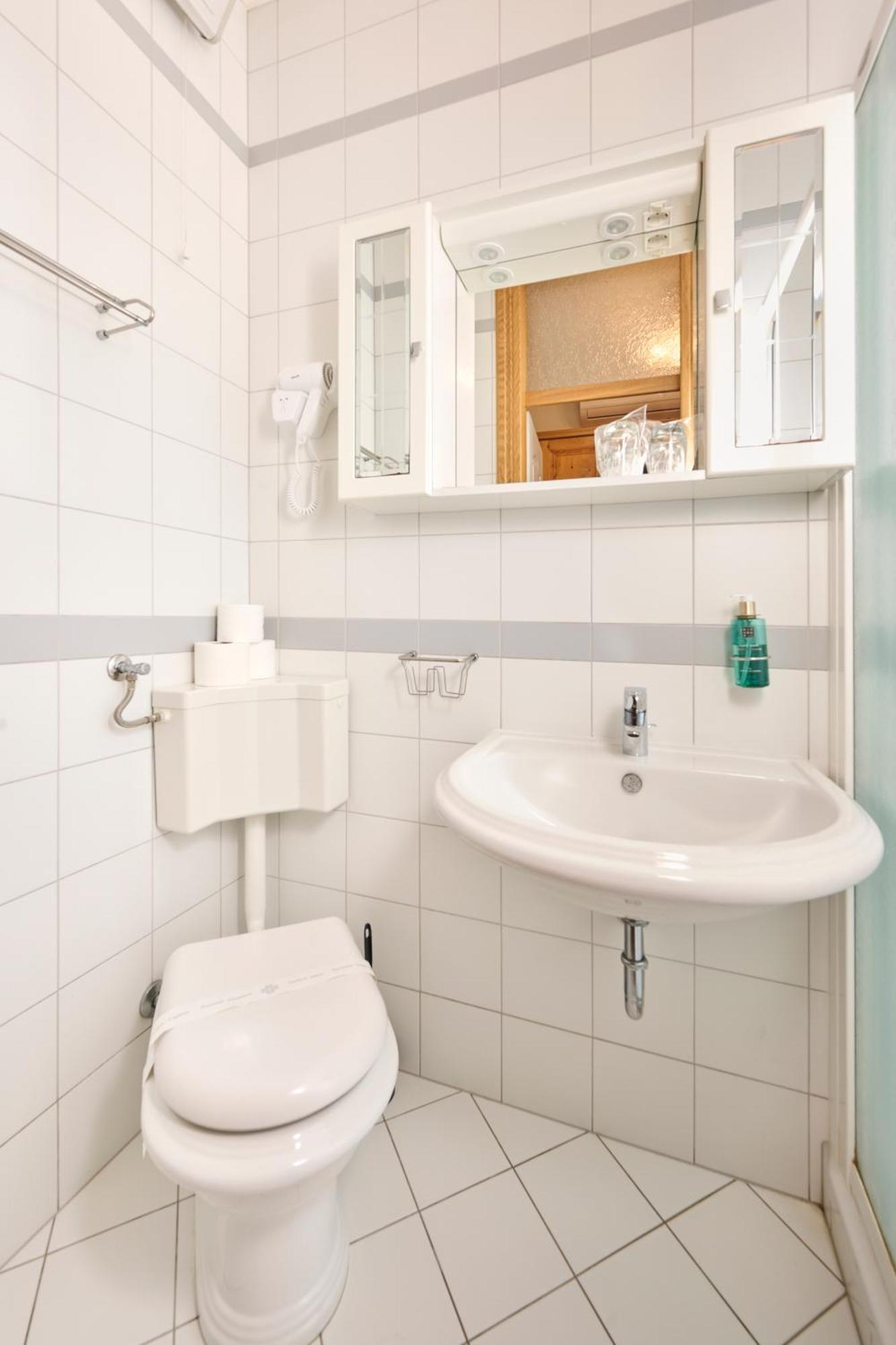 Hotel Kadoor 카를로바츠 외부 사진
