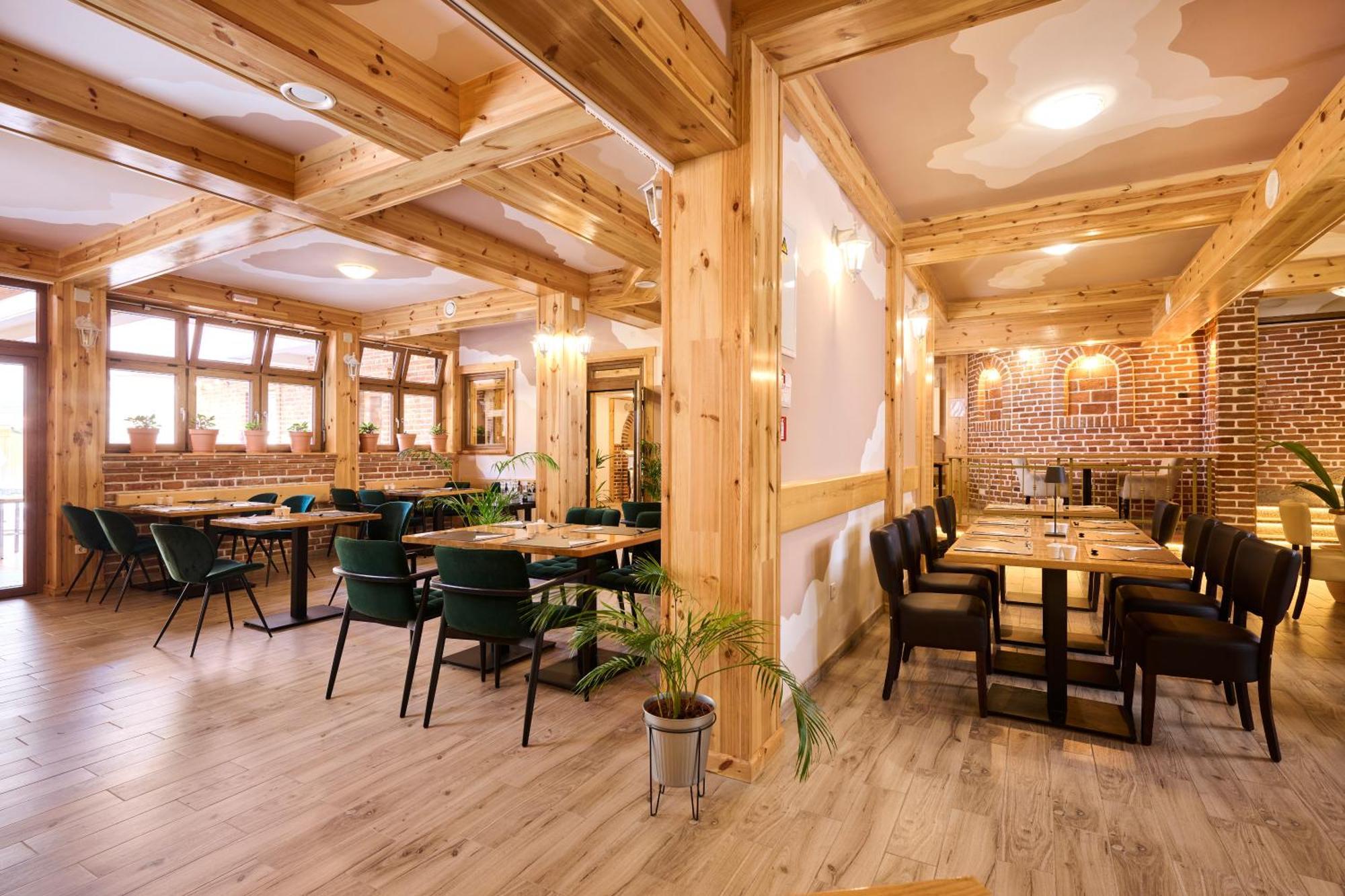Hotel Kadoor 카를로바츠 외부 사진