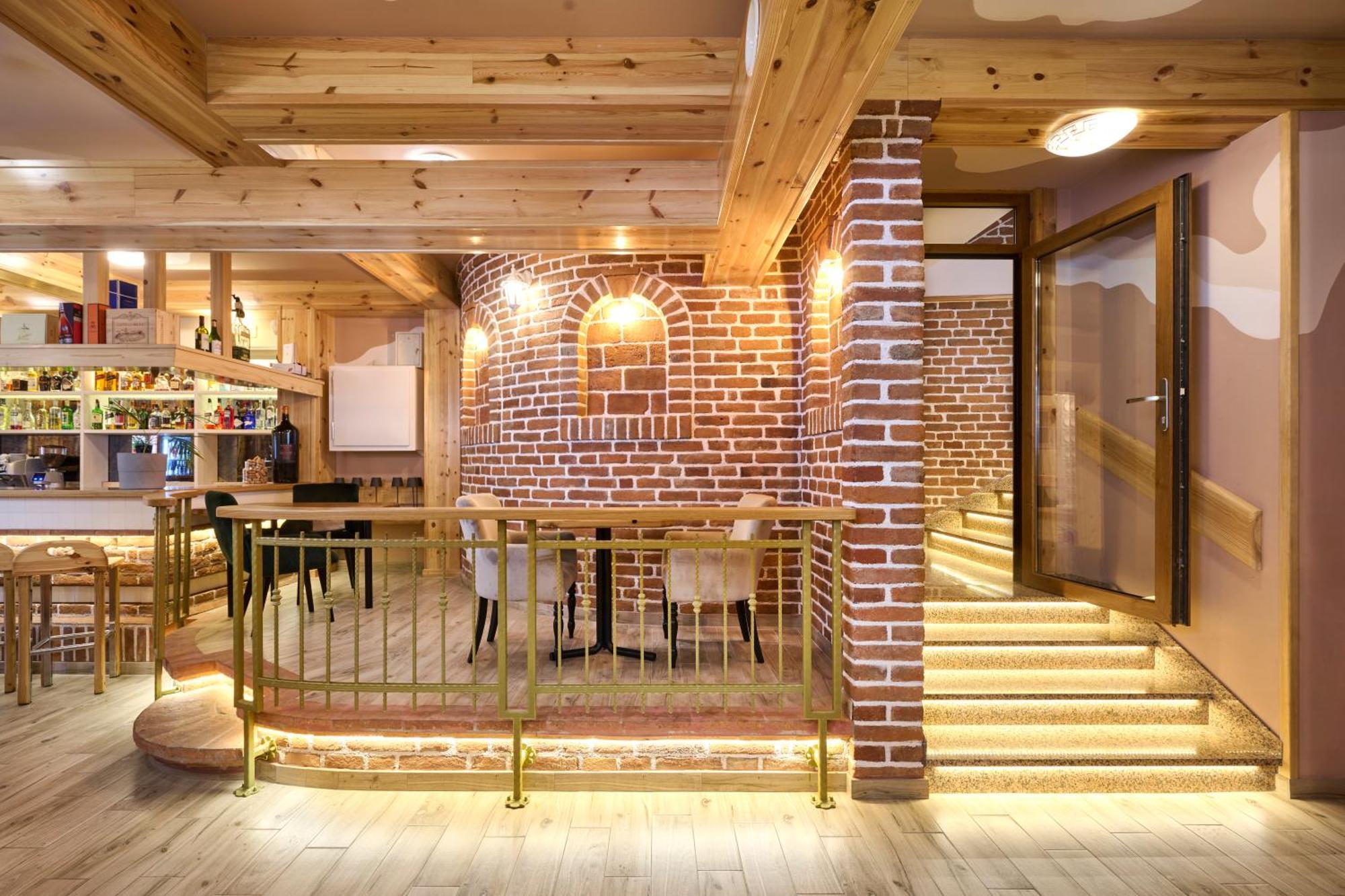 Hotel Kadoor 카를로바츠 외부 사진