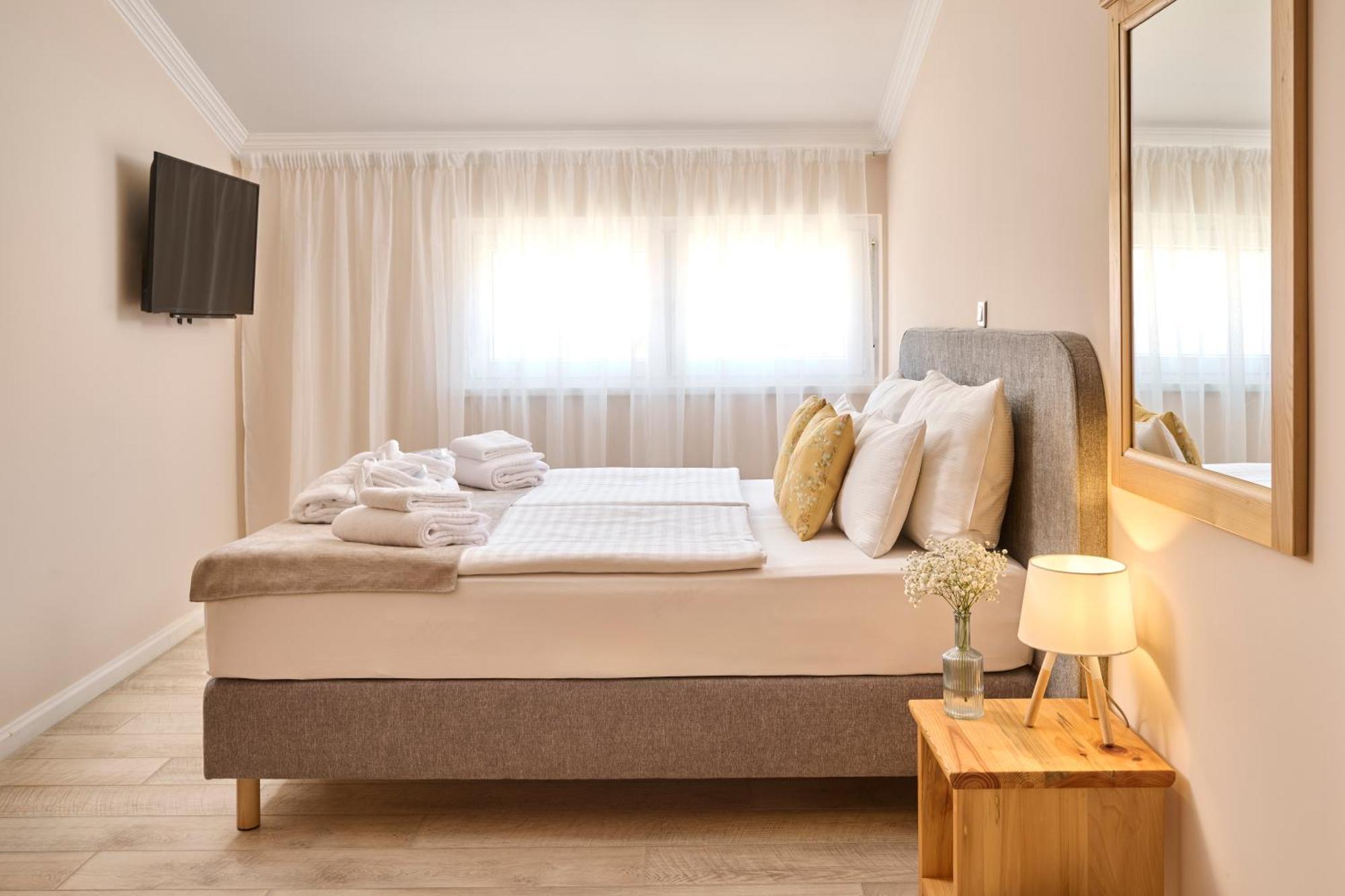 Hotel Kadoor 카를로바츠 외부 사진