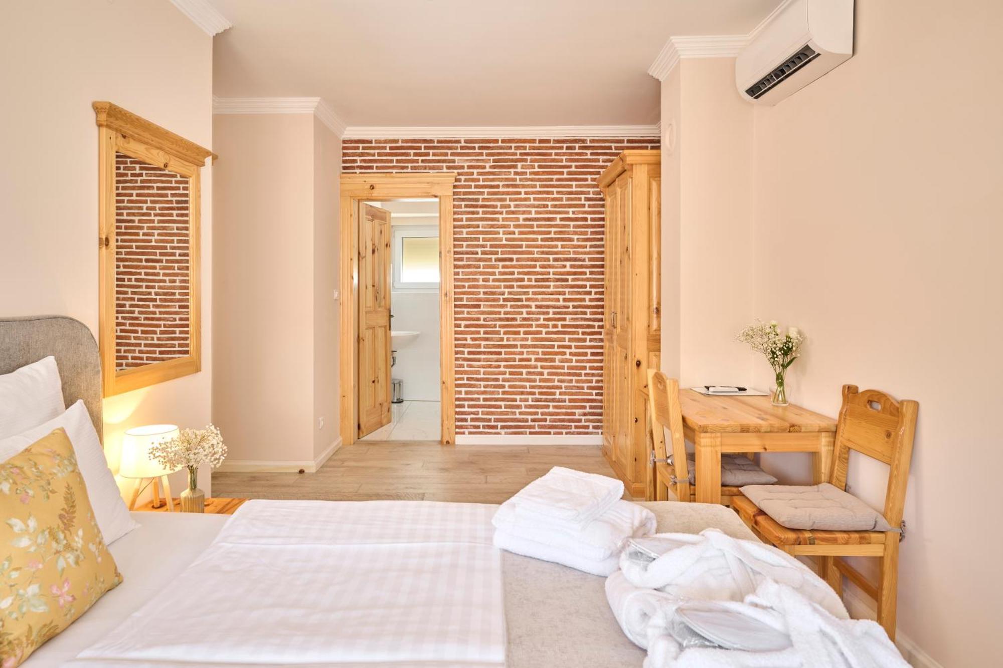 Hotel Kadoor 카를로바츠 외부 사진