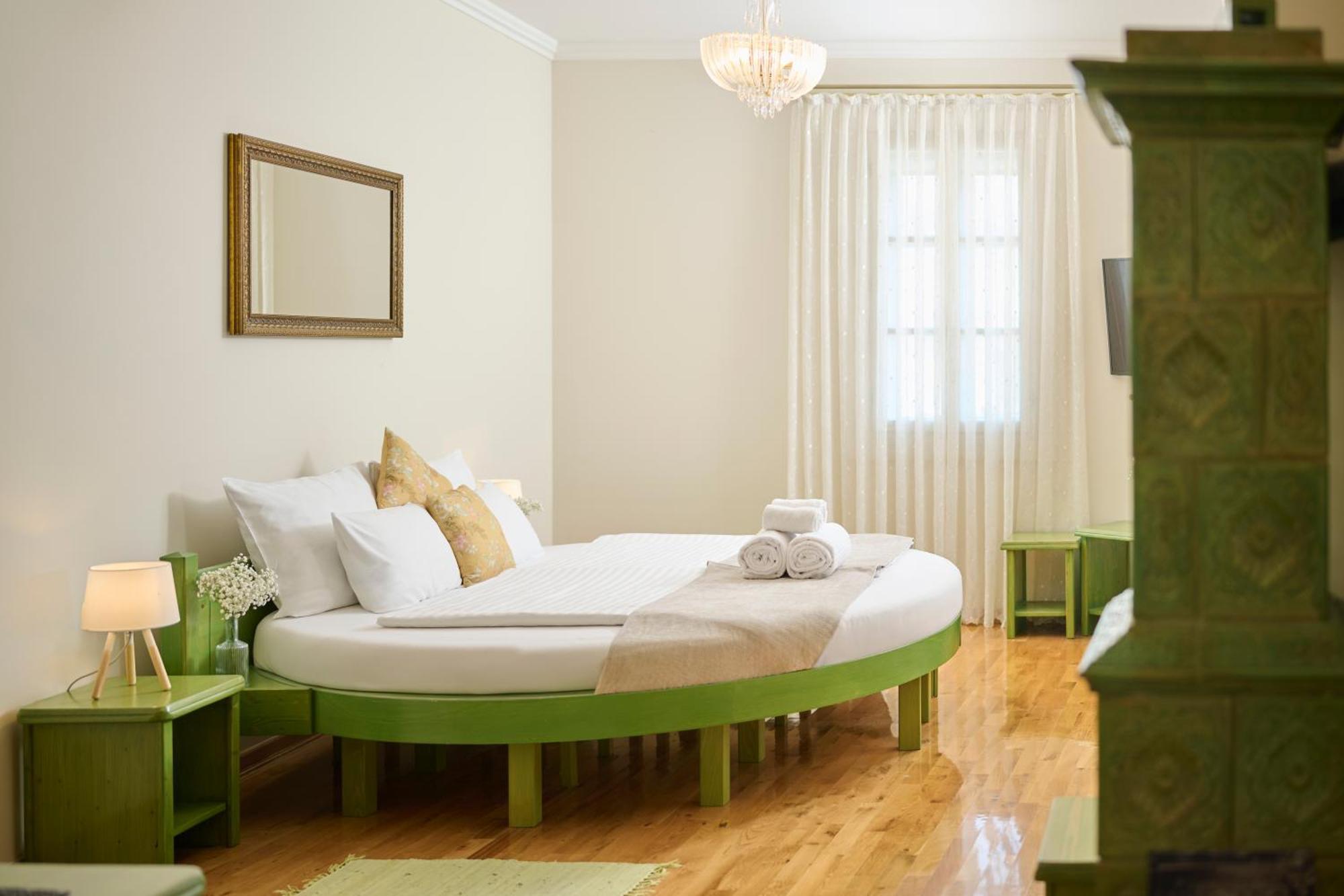 Hotel Kadoor 카를로바츠 외부 사진