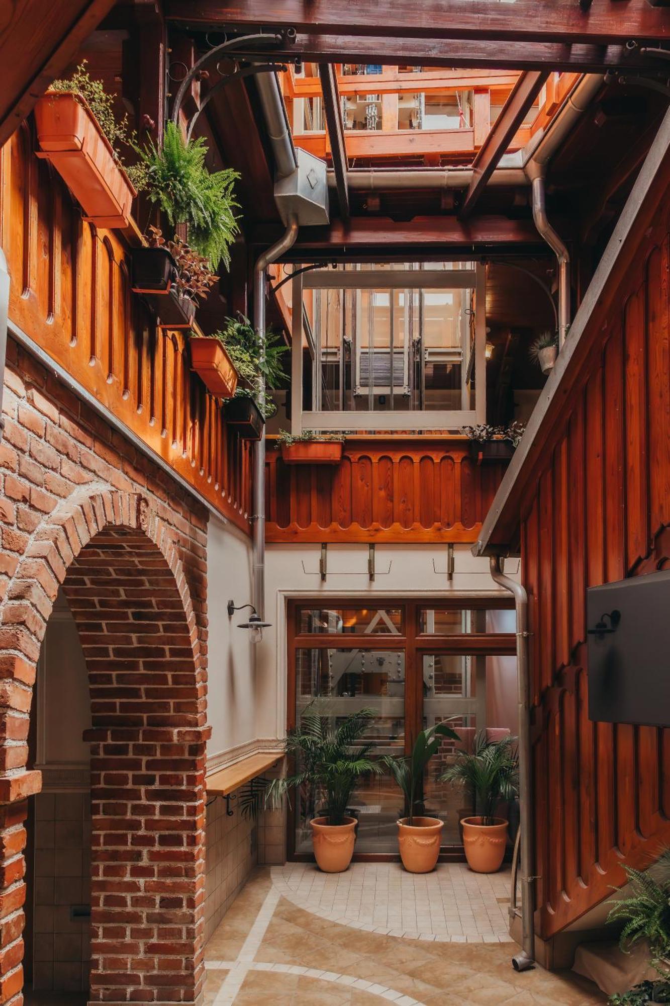 Hotel Kadoor 카를로바츠 외부 사진